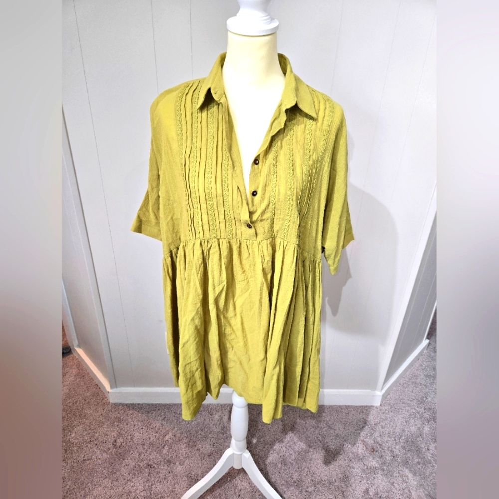 EASEL NWOT NEVER WORN Mustard green Button-Up Henley Top
